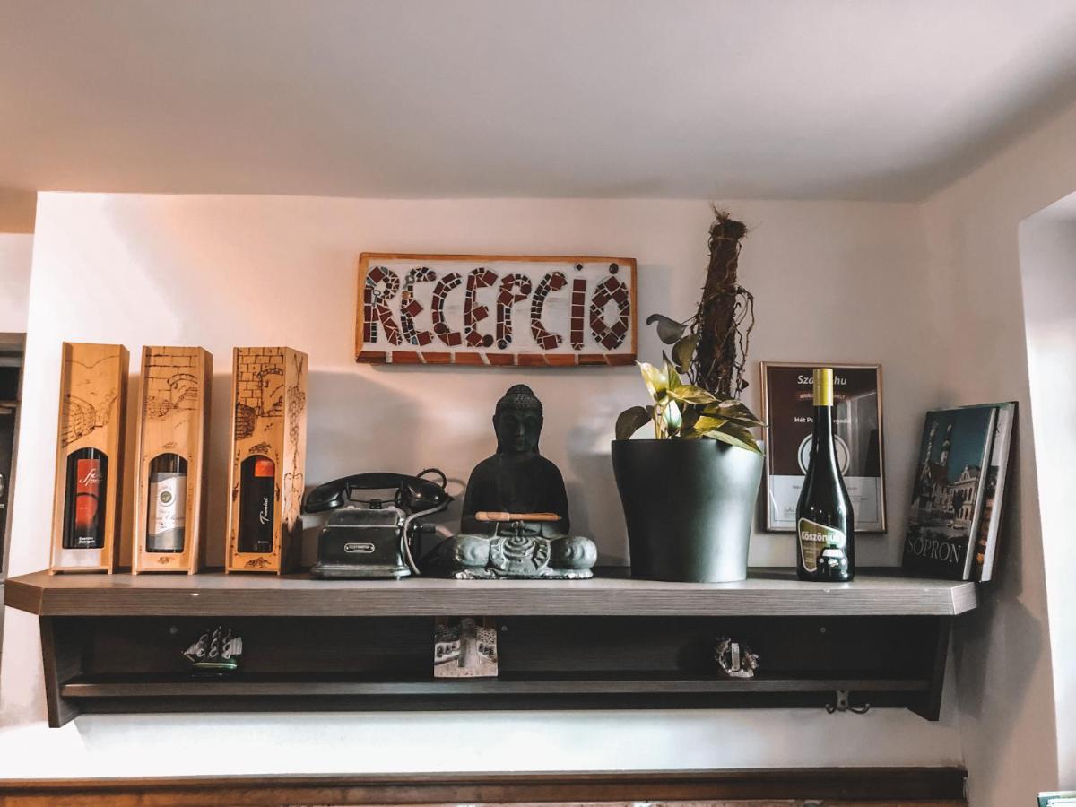 Het Pecset Fogado Etterem Bed and Breakfast Sopron Buitenkant foto