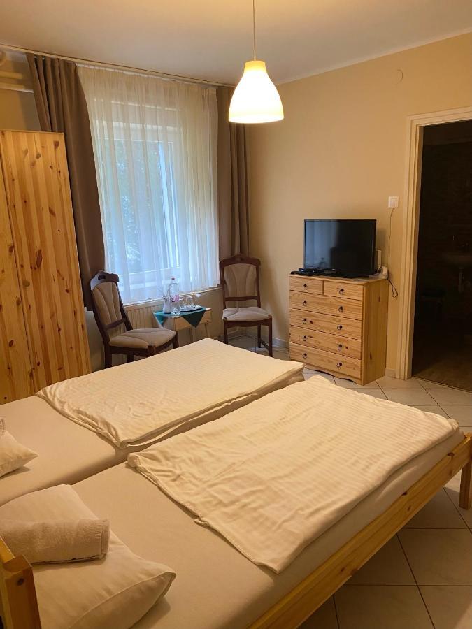 Het Pecset Fogado Etterem Bed and Breakfast Sopron Buitenkant foto