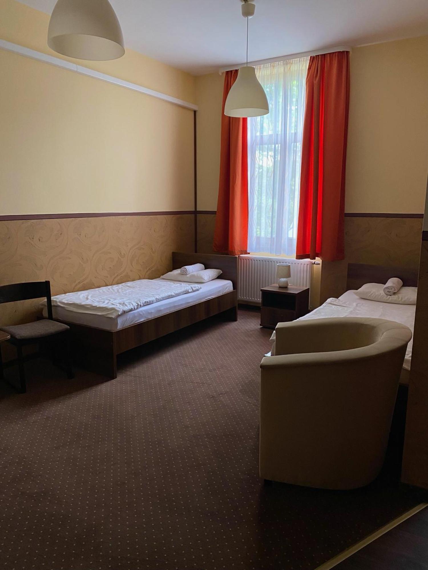 Het Pecset Fogado Etterem Bed and Breakfast Sopron Buitenkant foto