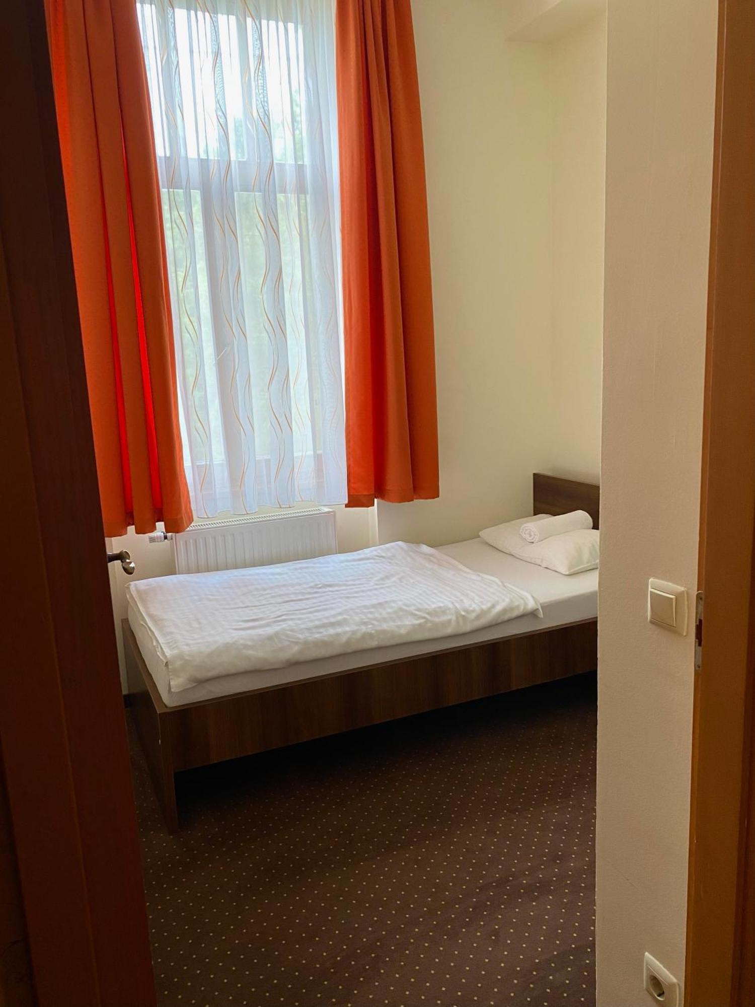 Het Pecset Fogado Etterem Bed and Breakfast Sopron Buitenkant foto