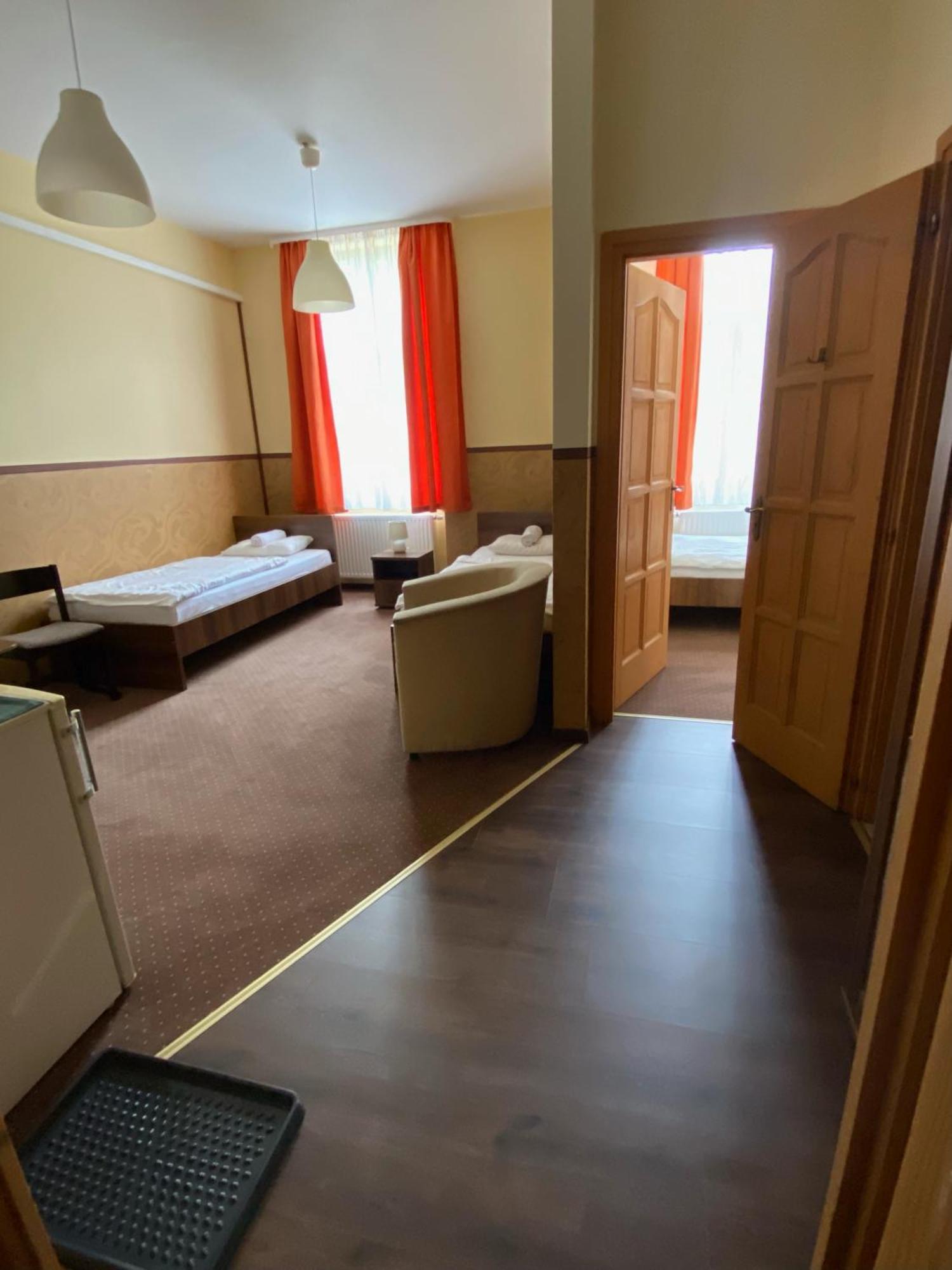 Het Pecset Fogado Etterem Bed and Breakfast Sopron Buitenkant foto