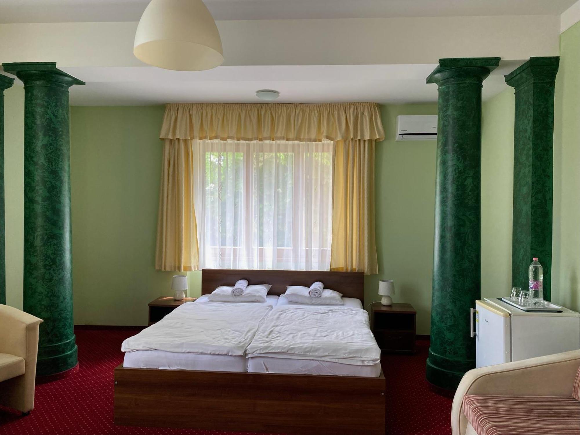 Het Pecset Fogado Etterem Bed and Breakfast Sopron Buitenkant foto