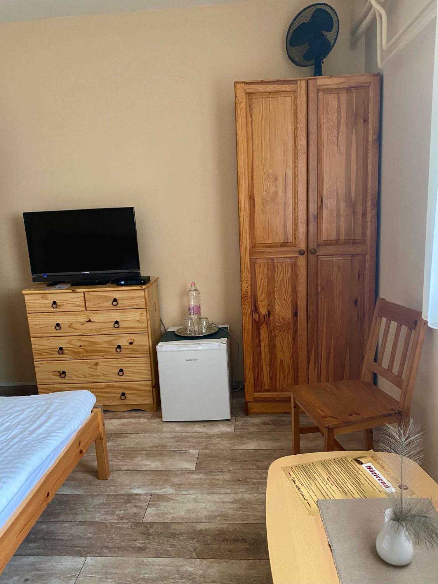 Het Pecset Fogado Etterem Bed and Breakfast Sopron Buitenkant foto